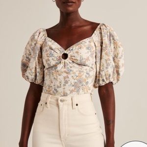 Abercrombie & Fitch puff sleeve floral keyhole top